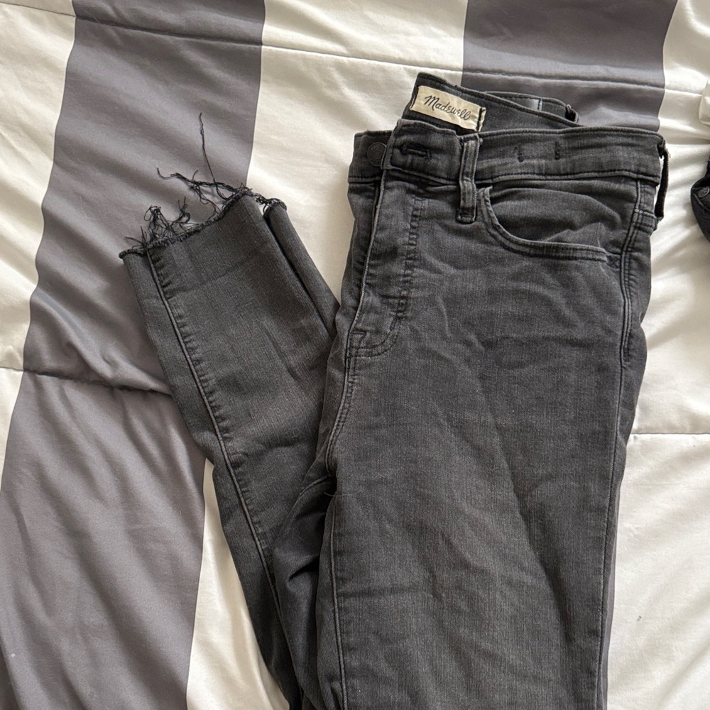 Madewell Charcoal Distressed Jeans Mid Rise Skinny Raw Hem